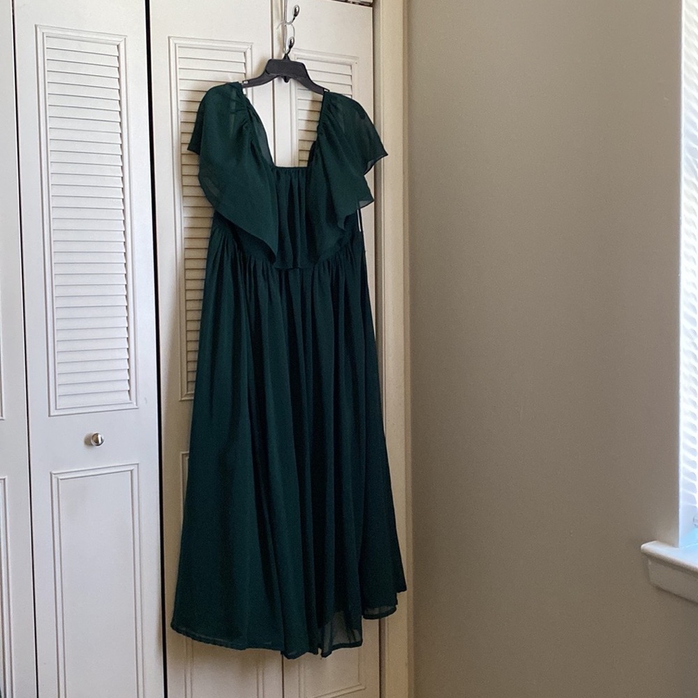 NWT Revelry brand Maternity bridesmaid dress in emerald green